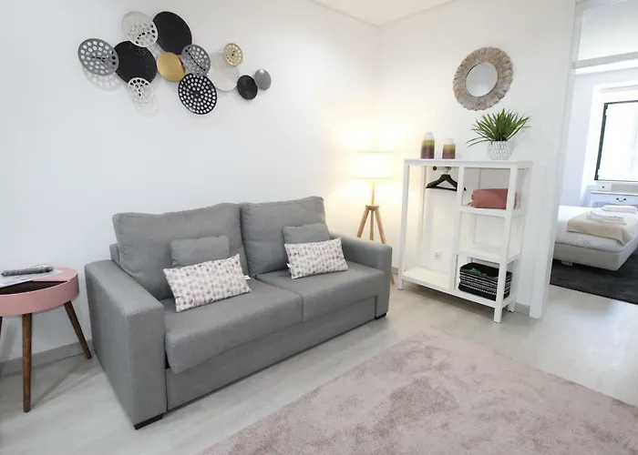 Apartamento Moderno Nas Olaias A 5 Minutos Da Faculdade Isel E Ist